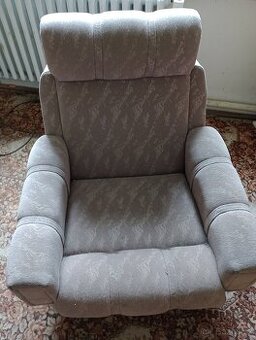 Daruji za odvoz staré křeslo