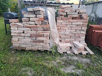 Cihly celé očištěné 300 ks 2Kč za kus