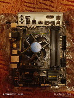 GIGABYTE B250M-DS3H + ZDARMA INTEL PENTIUM G4560 - 1