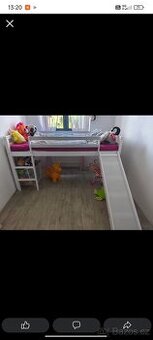 Dětská postel se skluzavkou