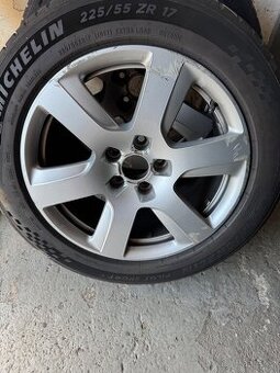 Alu kola plus zánovní pneu R17 5x112