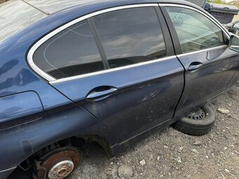 Zadní pravé dveře BMW F10 – sedan