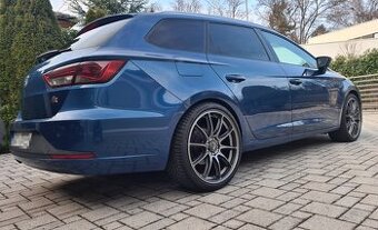 SEAT Leon 2.0TDi 135kW kombi navi vyhrev isofix hagusy