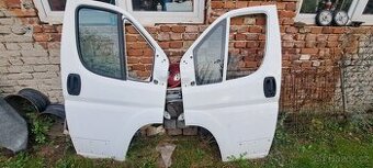 Prodám dveře Citroën mastr.pekne cena 1000.kus.