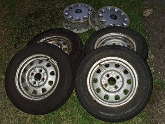 Škoda FELICIE, 4 KOMPLETNÍ kola se zimními pneu