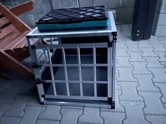 Klec pro psa do auto