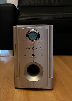 Prázdný case subwooferu