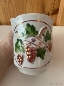 Starožitný hrnek - hroznové víno