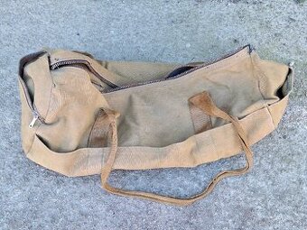 Stará vojenská taška