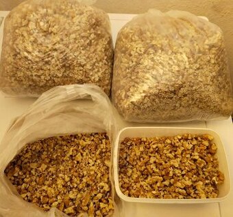 Vlašské ořechy loupané. 190kč / 1kg