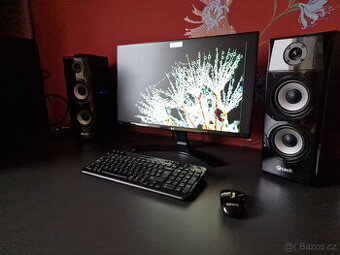 Stolní počítač s tiskárnou