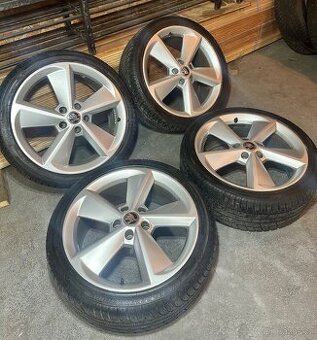ALU Kola ŠKODA 5x112 R18 GOLUS Zánovní Zimní Pneu 225/40/18