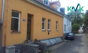 Pronájem bytu 3 + 1, v OV, cihla, 73 m2, ul. Slepá, Karlovy 