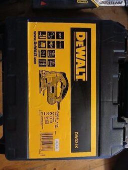 Přímočará pila DeWalt