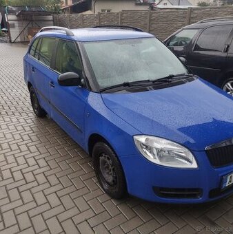 Skoda Fabia 2 1.4 MPI kombi modrá - 1