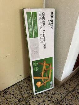 Zahradní dětský stůl s lavičkami - 1