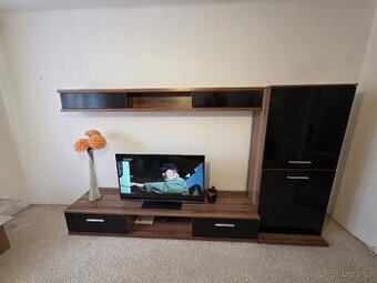 Minimalistická obývaková stěna 280 x 160