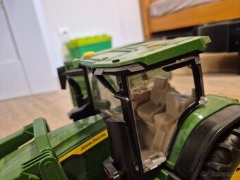 Bruder - velký traktor s vlečkou