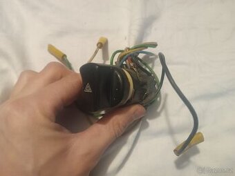 Spínač varovných světel Škoda 1203