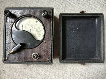 Měřící přístroj - Voltmetr