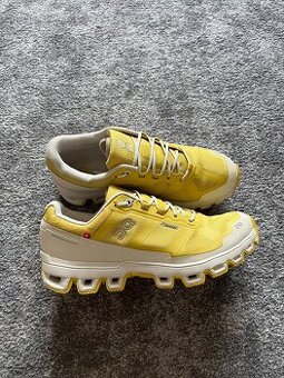 On Running, model Cloudventure WP, velikost 38,5