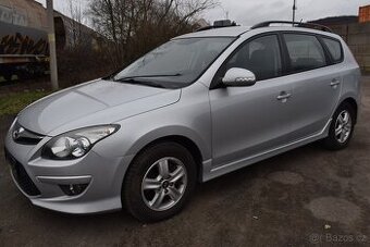 Hyundai i30 1,6i PO SERVISU,SUPER STAV,NOVÉ ČR