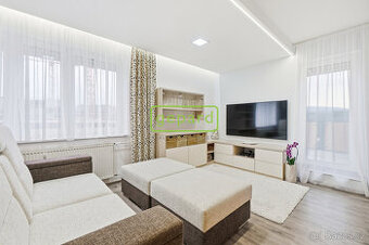Nadstandardní byt po rozsáhlé rekonstrukci s terasou, balkon