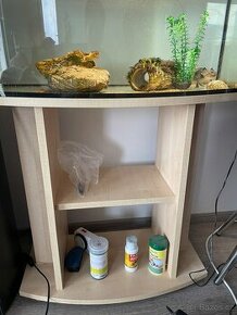 Axolotl mexický + akvárium + stolek