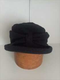 dámský černý teplý klobouček