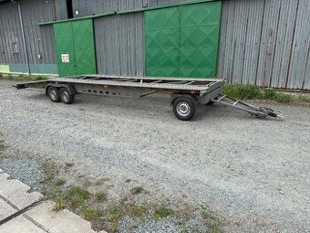 Točnicový autopřepravník-dvouvlek