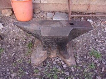 stara kovadlina 100kg prodej vymena