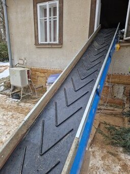 Pásový dopravník 4,5m 380V