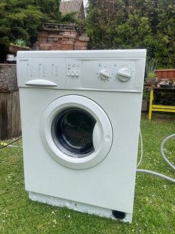 Pračka Indesit - 1