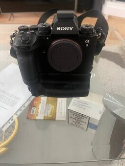 Sony α9 Mark III+battery grip - 1