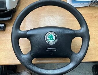 Škoda Octavia 1 volant včetně airbagu