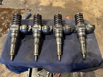 Vstřiky 4ks 1.9 tdi 77kw BLS 04L103373E