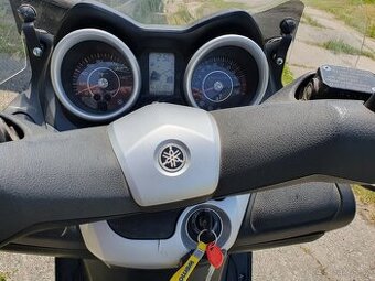 skútr yamaha x-max 250