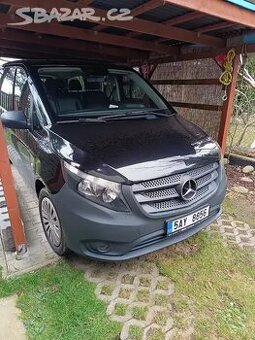 2x Mercedes benz W447 Vito.