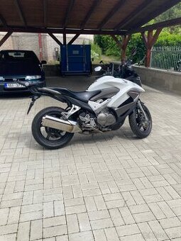 Honda VFR800 Crossrunner - 1