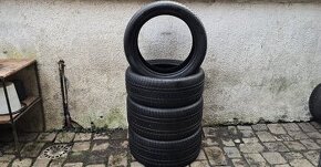 325/40/22 Pirelli - zimní - pošlu poštou 952.