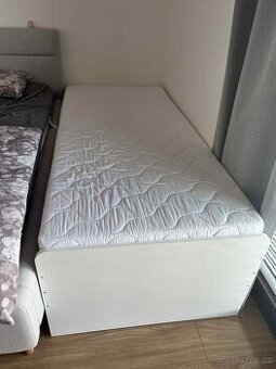 Postel 90x200 s rostem a matraci