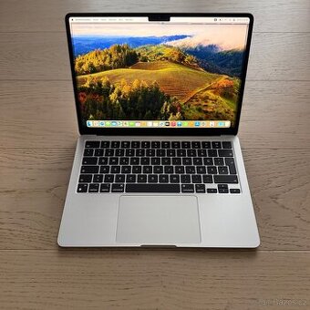 NOVÝ APPLE MACBOOK AIR 13” M3/8GB RAM/256GB,BATERIE 100%