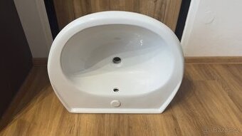Závěsné umyvadlo 60 cm – výborný stav