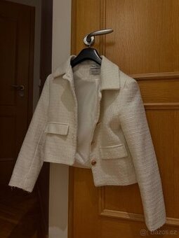 Prodám bílou bundičkou se zlatými knoflíky
