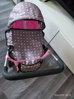 Kočárek pro panenky