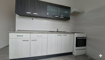 Pronájem bytu 2+1 (60 m2) Komenského, Adamov