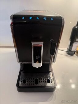 Automatický kávovar Tchibo Esperto Caffé + Napěňovač mléka