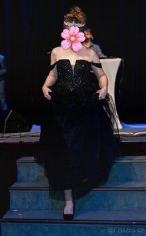 Černé třpytivé maturitní šaty