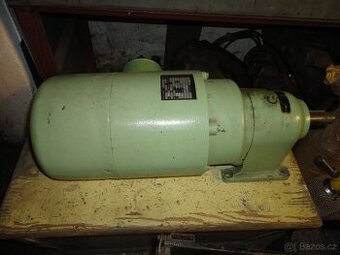 Motor s prevodovkou - 1