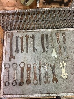 Staré klíče na veterány, kola, motorky, auta atd.